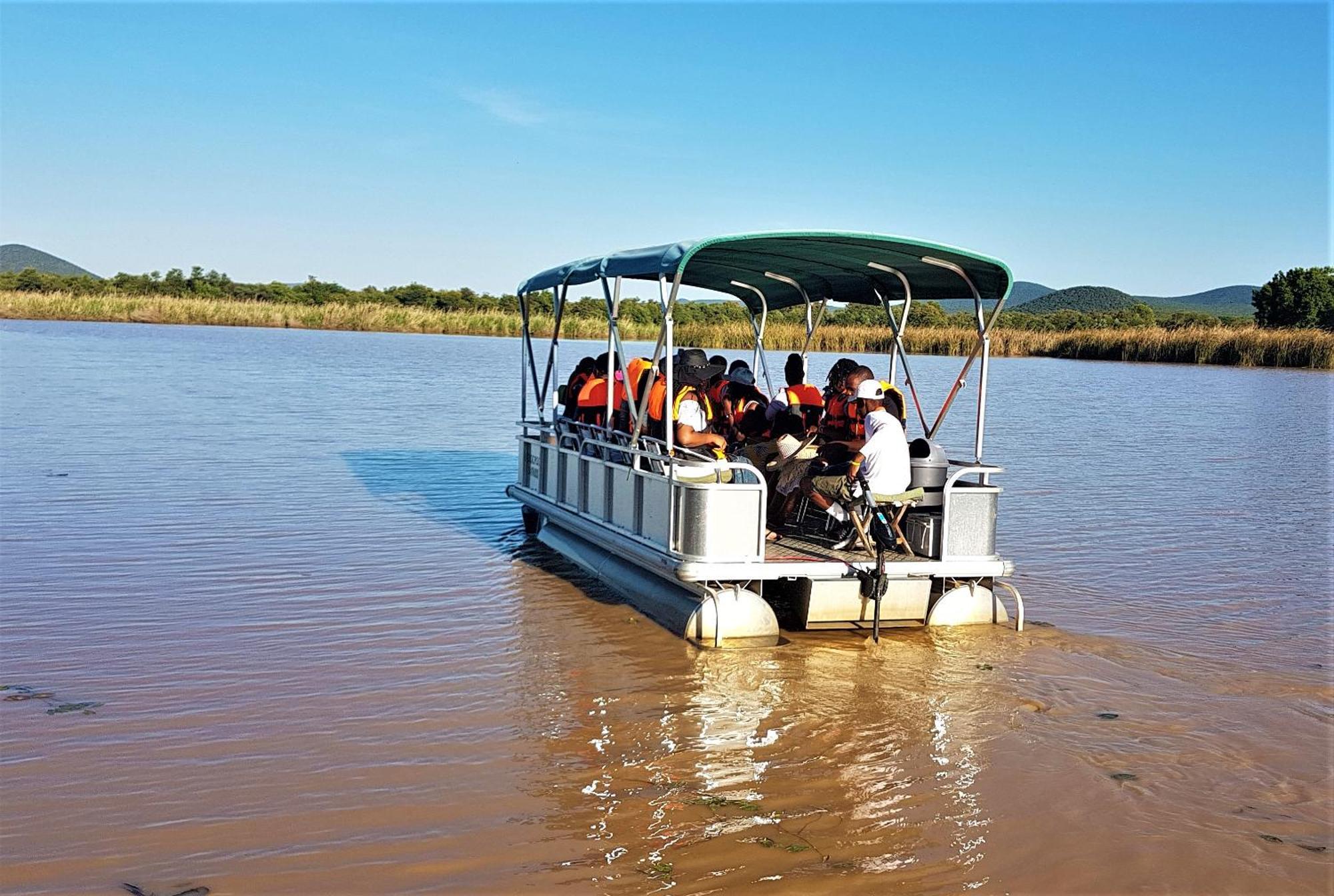 Crocodile Pools River Safaris Габороне Экстерьер фото